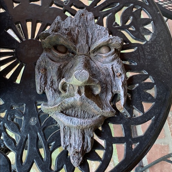 Tree Or Fence Decor - Picture 1 of 1